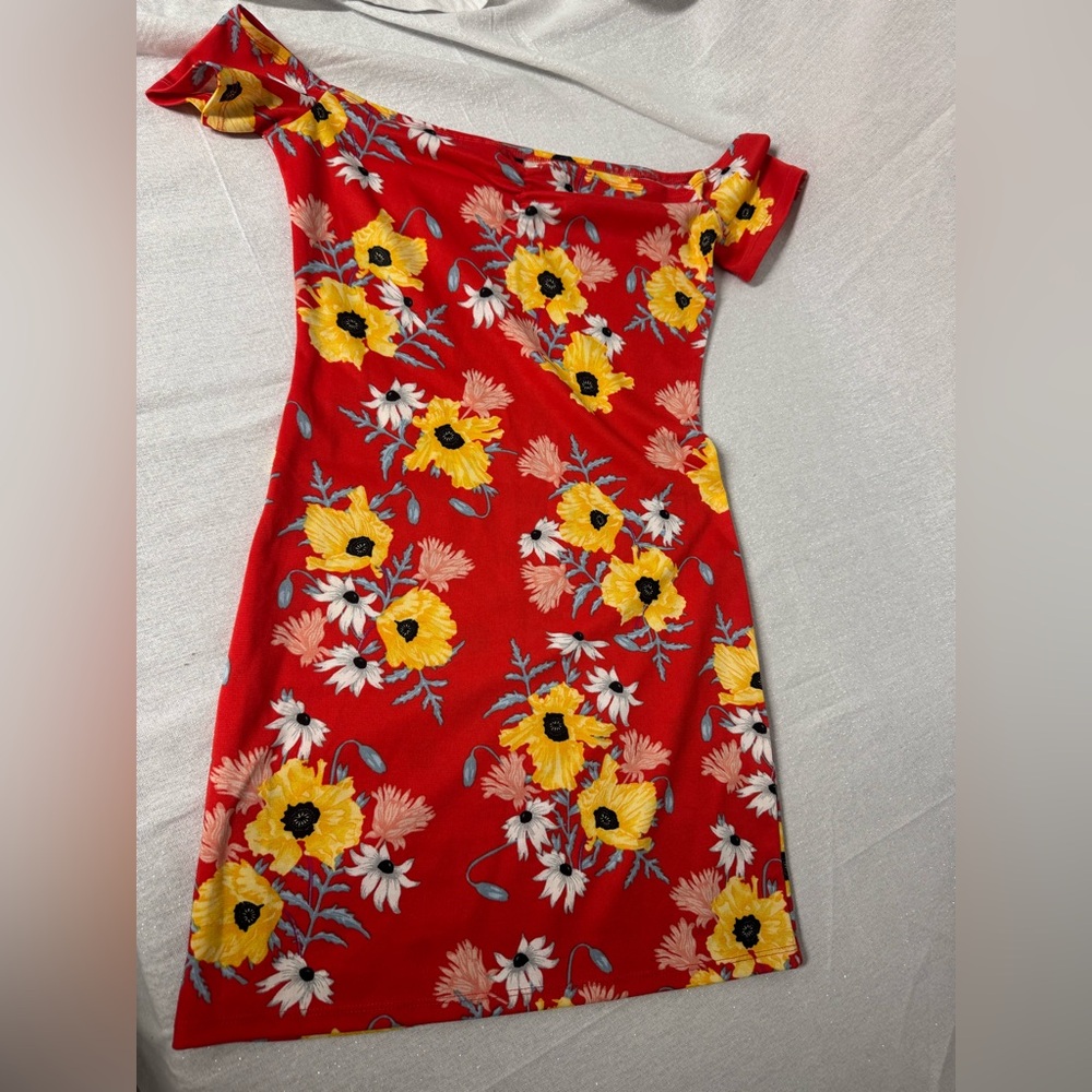 H&M Red floral off shoulder Dress